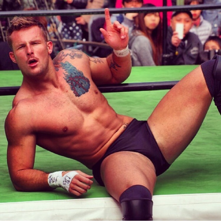 greenspeedos:  These days, too many pro wrestlers dress like they are going out to
