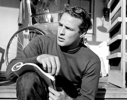 babeimgonnaleaveu:  Marlon Brando photographed by Edward Clark, 1949. 