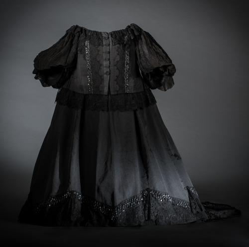tiny-librarian:Mourning dress worn by Queen Victoria in approximately 1897.