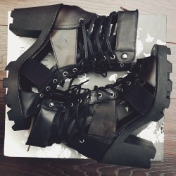 alinabrina:  sciencebyday:  I need these  where the fuck are these from? someone link me asap. I’m buying them immediately. or you can. 7 1/2. tell me where to get these beautiesssss &lt;3  You absolutely need these babe! 