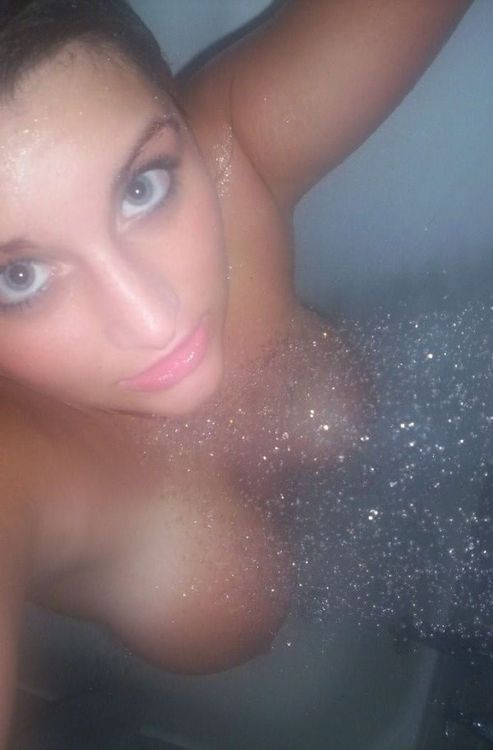 Hot amateurs girls selfshot