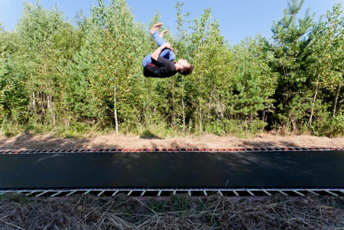  Salto - Fast Track (2012) - A 170-foot long trampoline installed across a Russian forest 