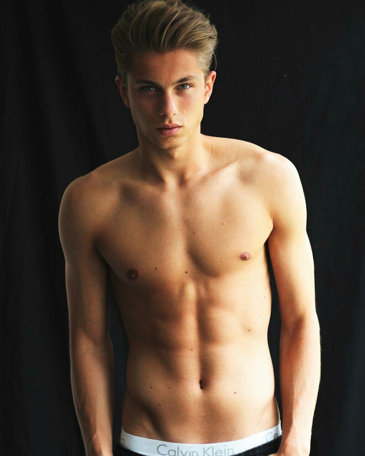 thehottestboysof:  those-cute-boys:  Follow me on Instagram.com/SlayJonathan  http://thehottestboysof.tumblr.com