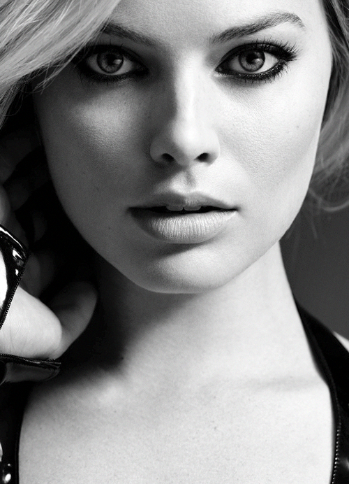 margotdaily:  Margot Robbie by Carlos Serrao for V Magazine, 2013.