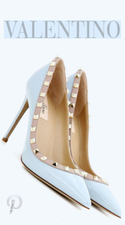 Emmy DE * Valentino Rockstud Pumps