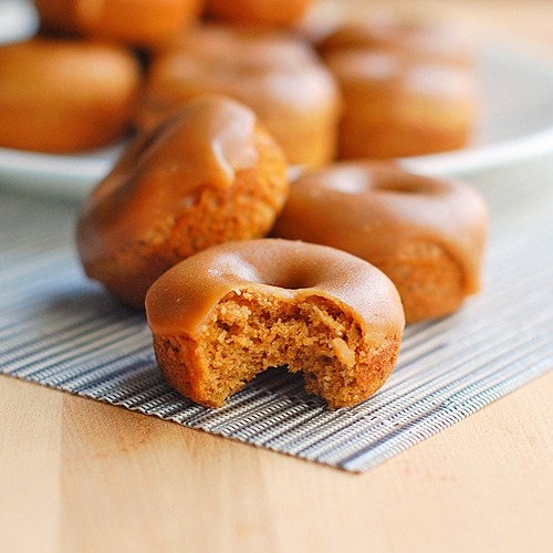 nom-food: Gingerbread doughnuts