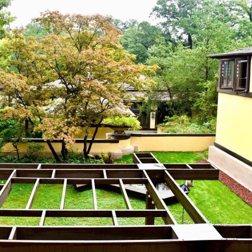 Courtyard view. #franklloydwright #architecture #architecturephotography #averycoonleyhouse #riversi