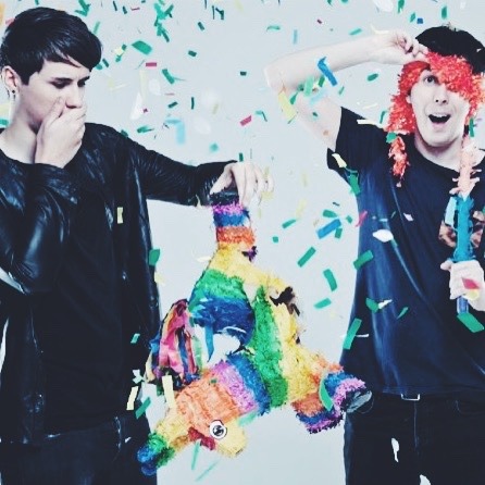amazingplnil: “once, there were these two guys called dan and phil, who met each