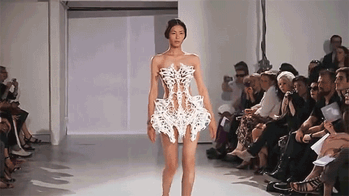 bomshells: urbancoast:  miuccias:  liu wen for iris van herpen fall 2011  Wow  she’s so wonderful