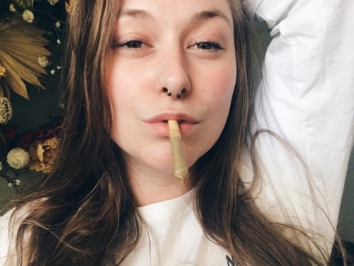 iamjackssmokingrevenge: •dont wanna grow old so i smoke just in case•