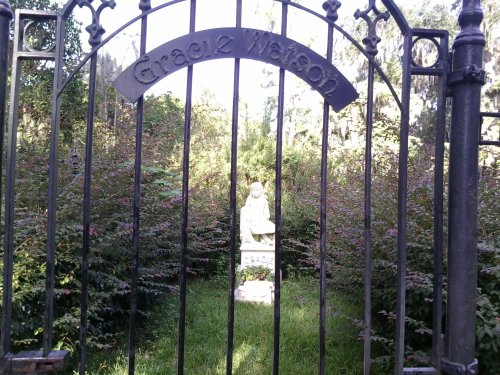 Gracie Watson’s grave and epitaph from Bonaventure Cemetery in Savannah Georgia