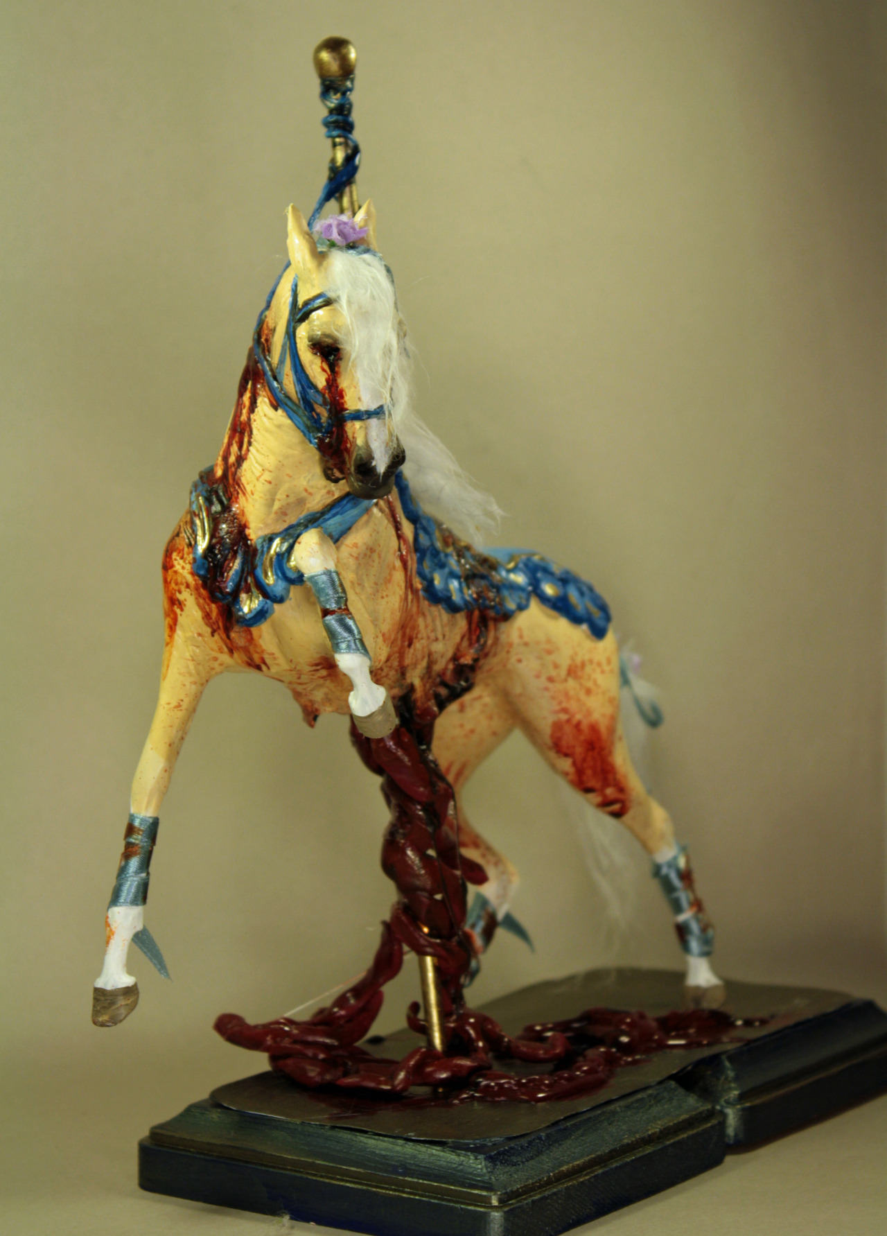 quequinoxart:  “Carnival” polymer clay sculpture by Quequinox Art I’ve been