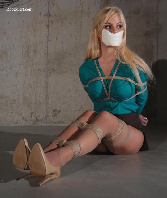 Sex bondagehedgehog:Stormy Evans pictures