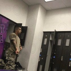 guyzatthegym:  I just love living in a military