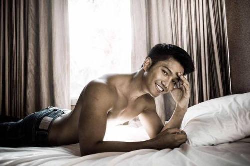 6sg:  onlyasianhunks:THAI Beautiful. http://6sg.tumblr.com/archive