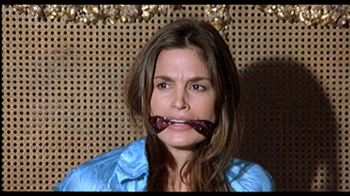 frenchblazer:Cindy Crawford in ‘Body Guards - Guardie del corpo’ (2000)