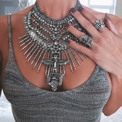 luxury-andfashion:  Bib Necklace / Edgy Rings