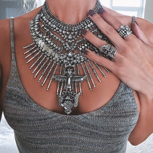 Sex luxury-andfashion:  Bib Necklace / Edgy Rings pictures