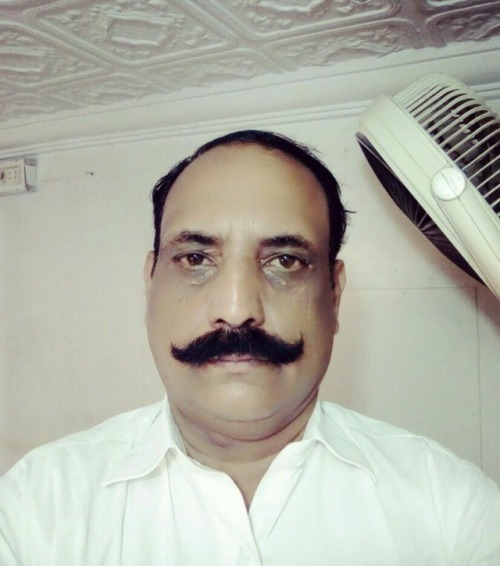rizzoq: pakhotolderman: Riaz jafri from DGKhan , a very rich man and sex lover , he is mostly top bu