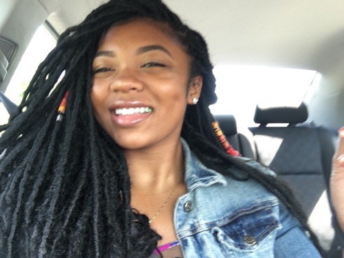 jamblasian:  It’s hard to take selfies in a moving car