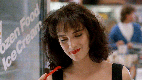 leofromthedark:Winona Ryder in Heathers (1988) dir. Michael Lehmann