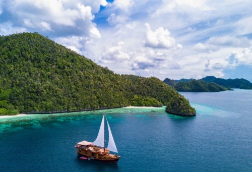 Sequoia Yacht, Indonesia