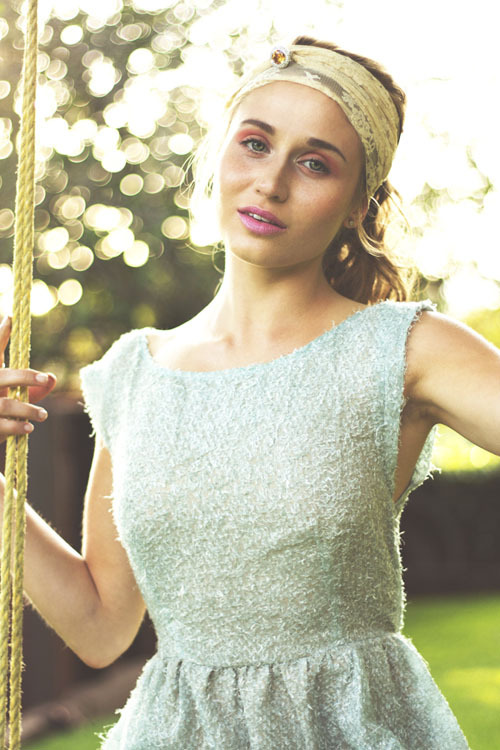 praytothegay:  Rita Volk 