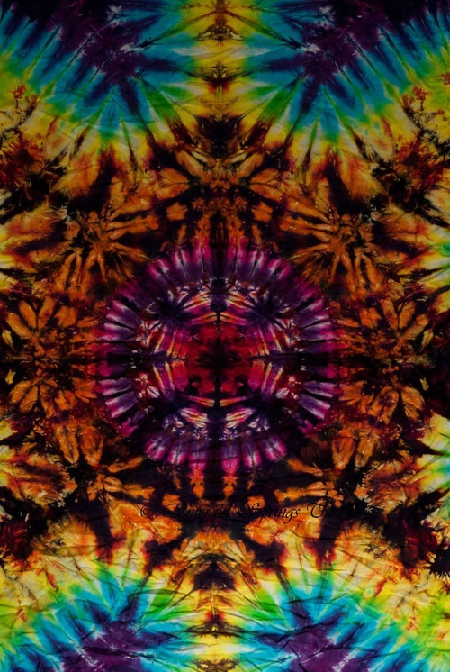 z0mbiecunt:  Trippppy on We Heart It. 