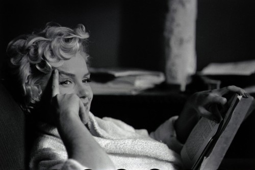 thecinamonroe:  Marilyn Monroe on the set