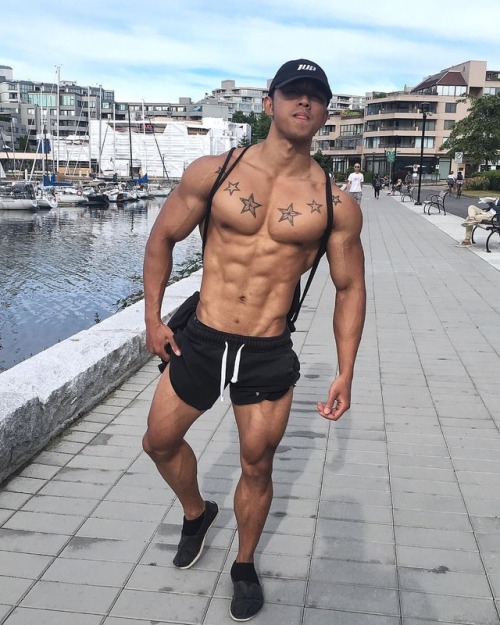 Porn photo   John Van 🇰🇭 🇨🇦 @Vanphysique