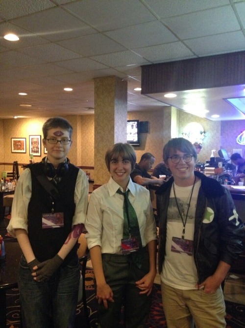 ilicetcosplay: itstheendandweareallfallingup: More cosplacon photos! Tag yourself if you’re in her