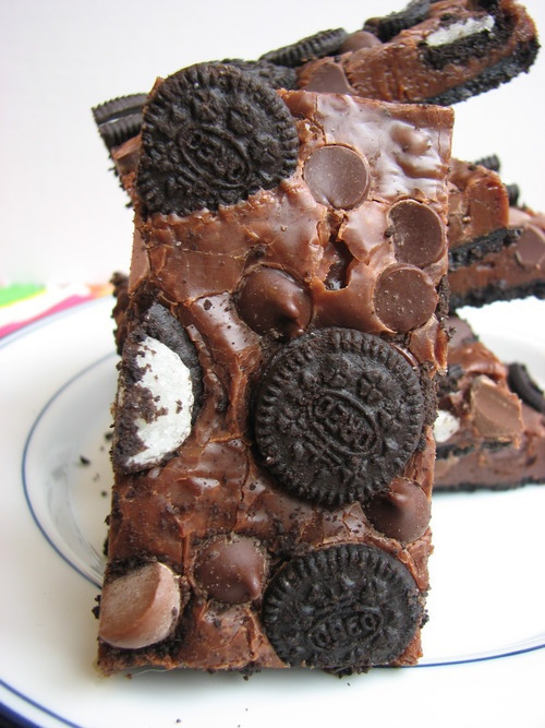 biddygal:  I’ve heard some of you get hungry and excited whenever you see brownies.Good.