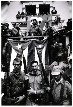  Fidel Castro in the town liberated by Ernesto Che Guevara delivering a speech that lasts for hours, Santa Clara, Cuba, January 5, 1959 Photo by Burt Glinn On New Year’s Eve, Magnum photographer Burt Glinn traveled to Cuba to document the overthrow