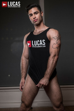 lucasent: Lucas Leon is hot as fuck. 