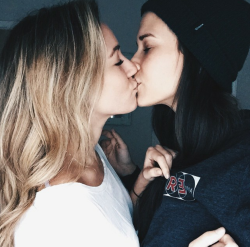 the-inspired-lesbian:  👭