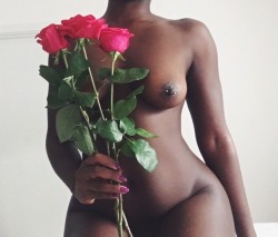 truthinthebooty:Coming up roses 🌹