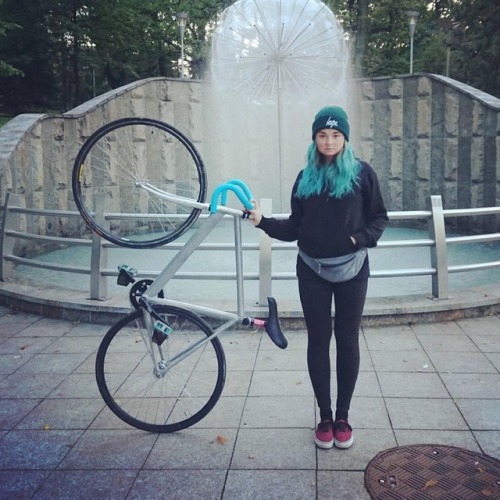 fixiegirls: Repost from @fixbikegirl Thanks @emililija_ #fixbikegirl #cyclinggirl #velogirl #bikegir