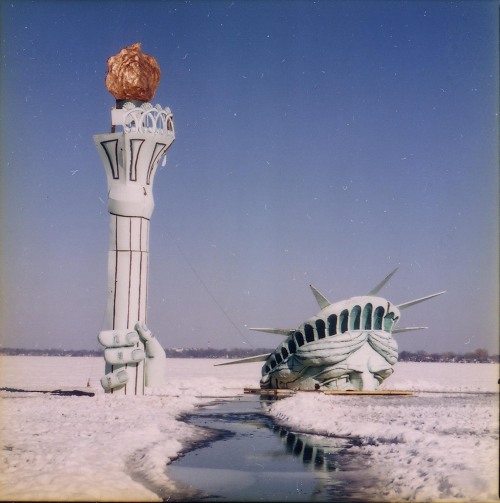 Statue of Liberty on Lake Mendota, Madison, Dane County, Wisconsin.The Statue of Liberty was built o