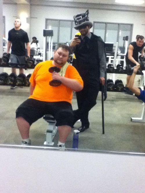 sigsauer-ist:  quadhousefitness:  trustedwings:  My friend Tyler is trying to lose weight and he asked my other friend Orlando to train him. Tyler was embarrassed to go to the gym though so Orlando is taking care of that by dressing up as characters when