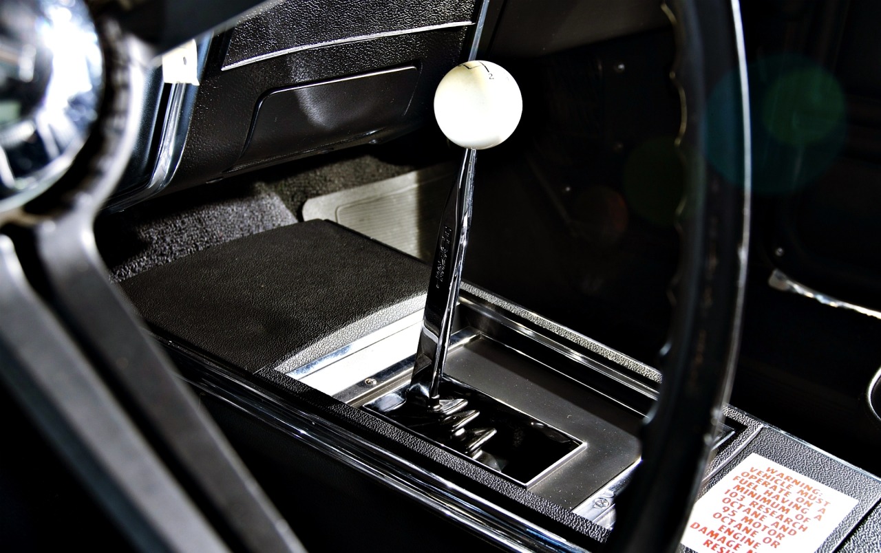cheekydollssublimedesire:  theoldiebutgoodie:  1967 Chevrolet Nickey Camaro.  Droooooool