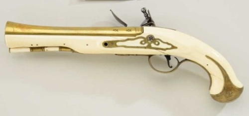 Ivory handled brass blunderbuss pistols marked “Hadley of London”, 18th century.Estimate