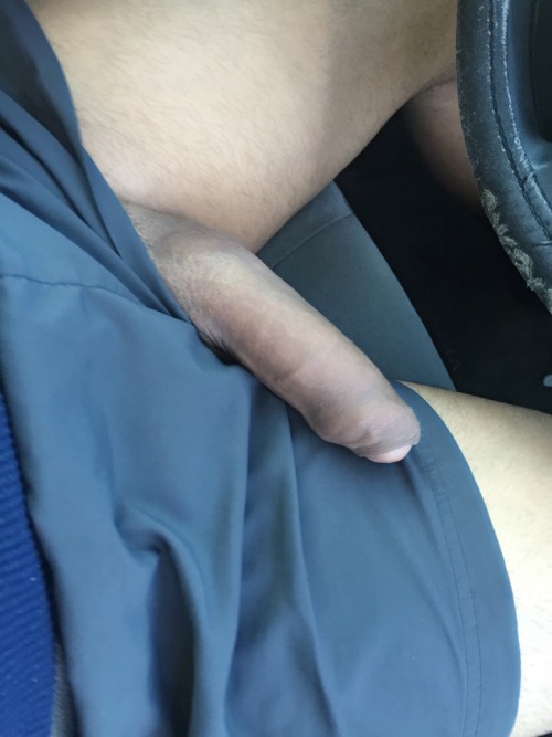 piton69:  Here chill on traffic  again 😉😍🍆💦💦 porn pictures