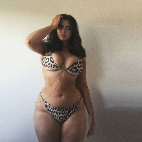 thickn-ass:  Your curvy hookup is waiting!