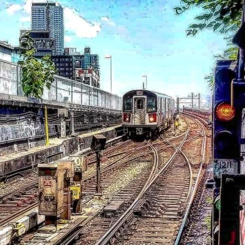 wanderingnewyork:From 2018: A No. 7 train runs towards the tunnel in #Hunters_Point, #Queens.#New_