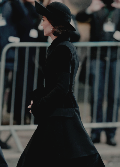 cambridgesussexsociety: The Duchess of Cambridge arrives at the memorial service for Gerald Grosveno