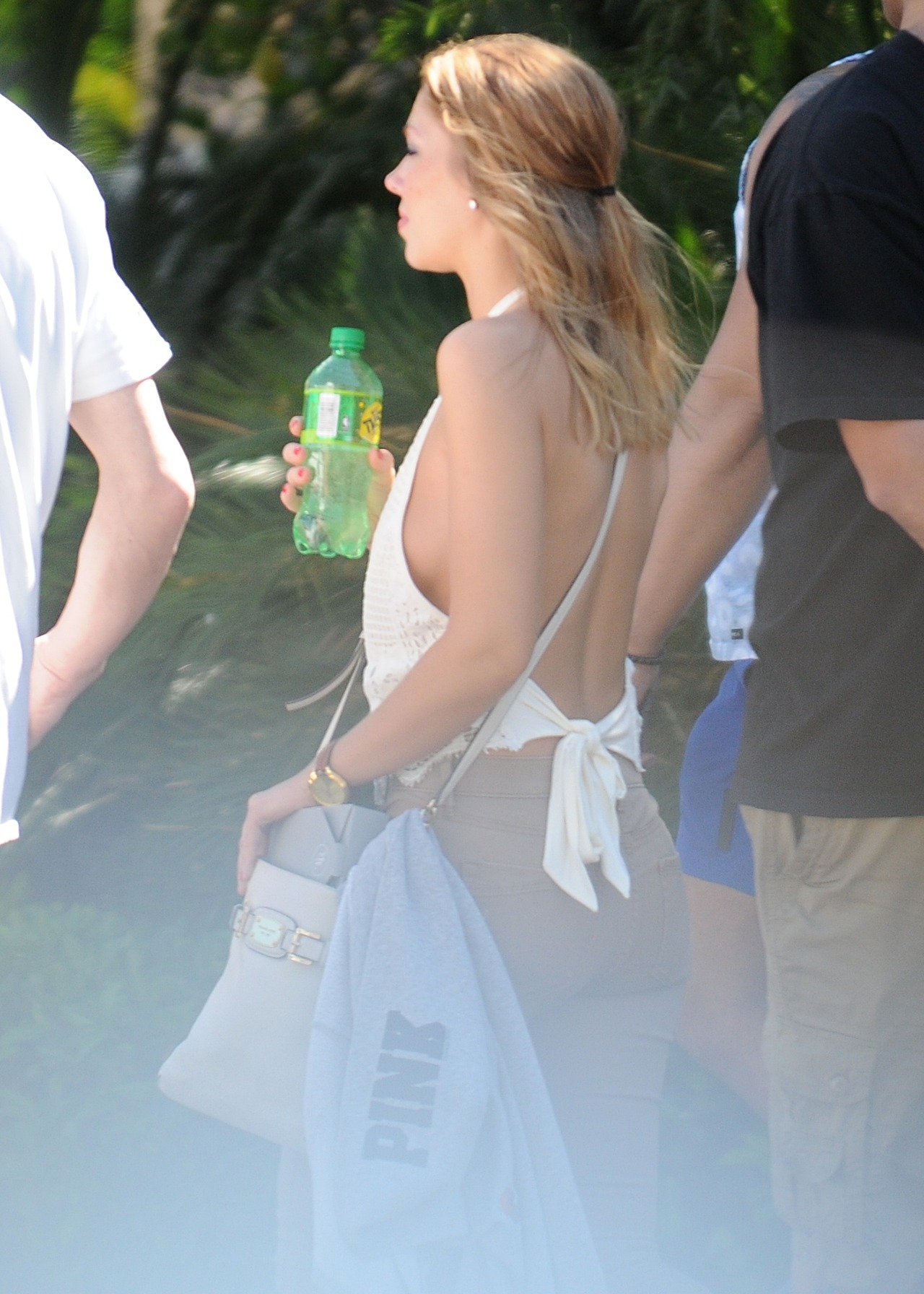 I love side boobie