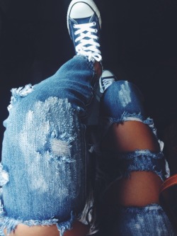 monicaalvarez3:  Today’s vibe #converse