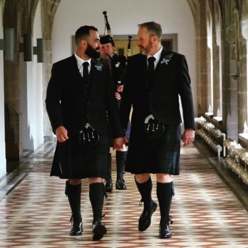ladnkilt:THE KILTED GAY MALE COUPLE…  THE BEAUTY AND ROMANCE OF MALE LOVE!The Male Form…  In Photogr