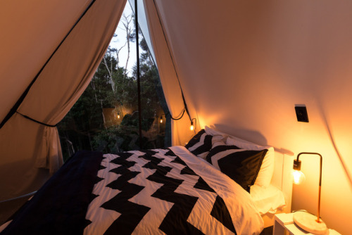 keepingitneutral:  Tent House, Chris Tate Architecture, New Zealand,Images © Simon Devitt and Jono Parker