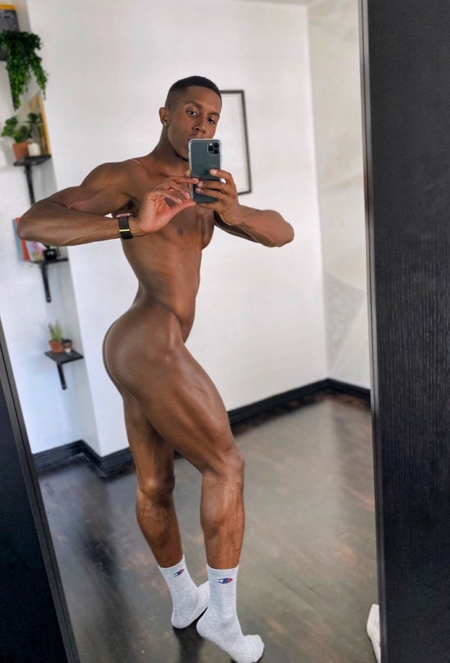 :Follow Blaqhomme BB @boyburks